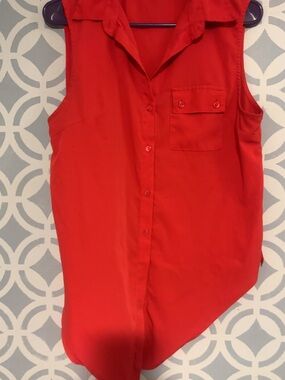 *FLAW* Red Sleeveless Button-Front Tank Top